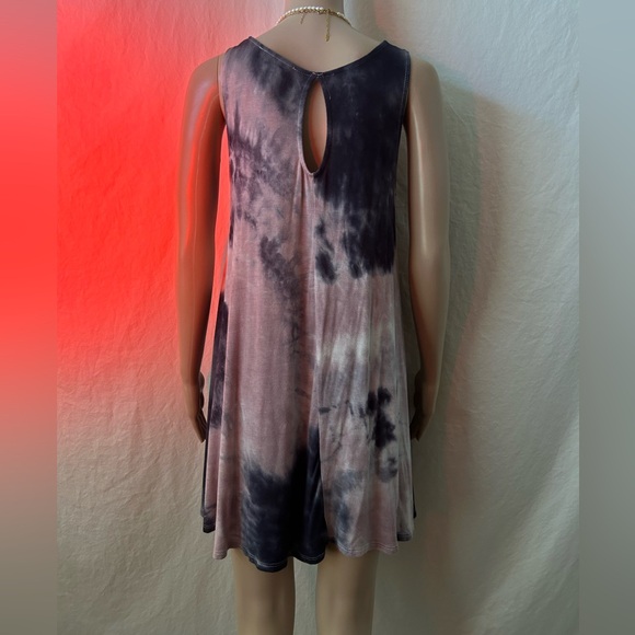 Lightweight Pool Dress - Picture 3 of 3